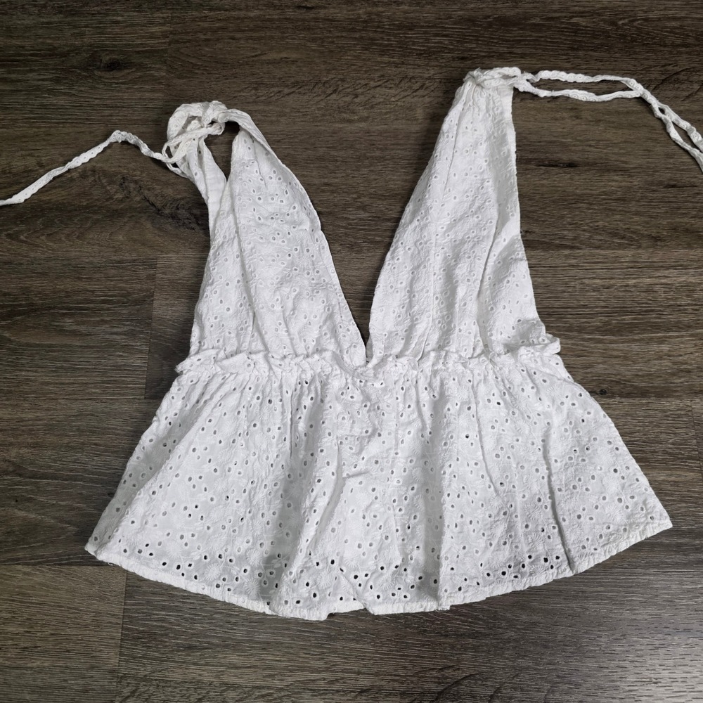 Mod On Trend Womens Medium Halter Top White Eyelet Peplum Deep V-Neck Tie Straps